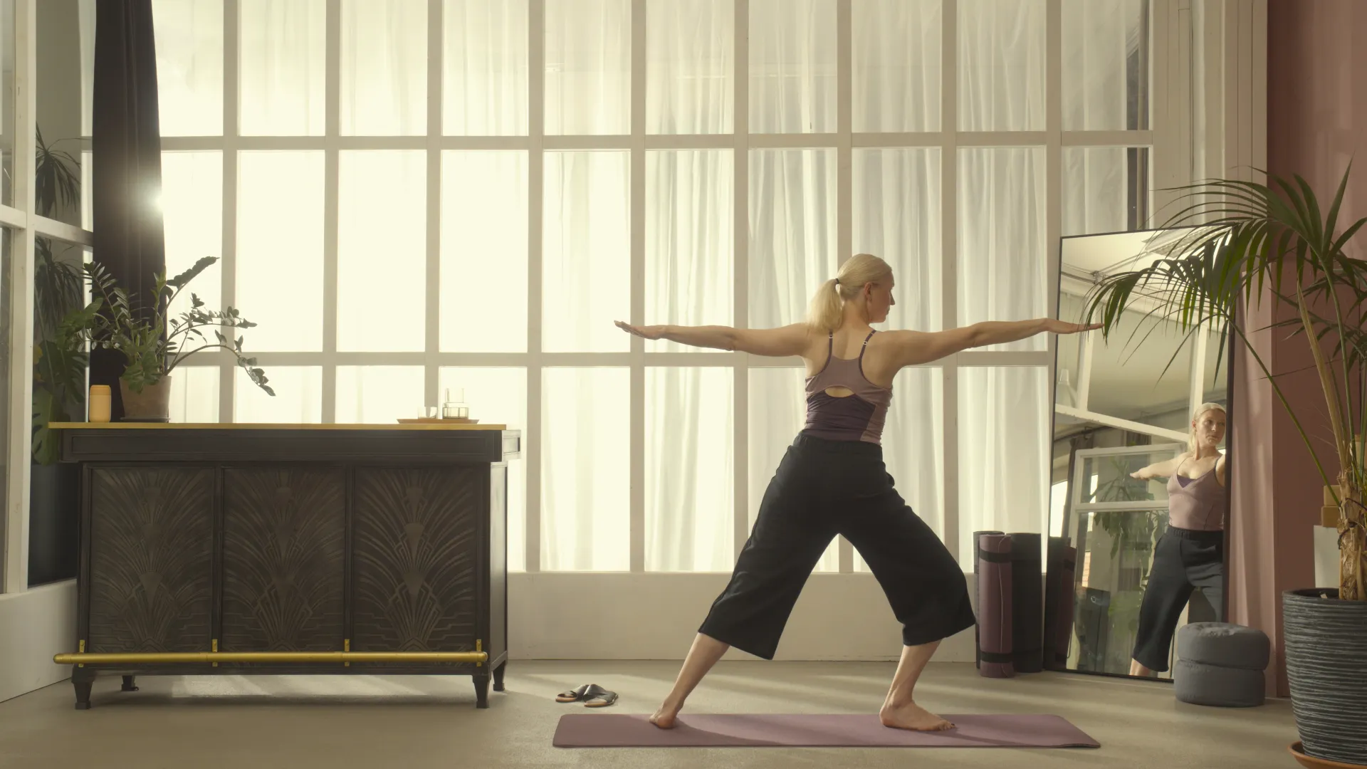 yoga_german_comercial